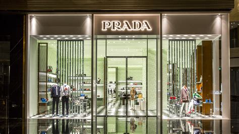 negozio prada como|prada store locations.